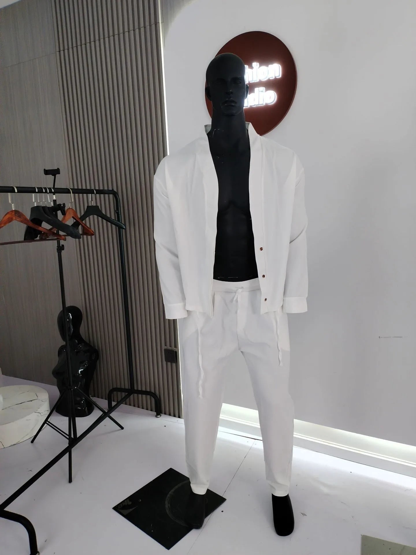 Nuevo traje deportivo informal de negocios de manga larga para hombre para primavera y otoño. Abrigo suelto de color puro para hombre con chaqueta de moda.